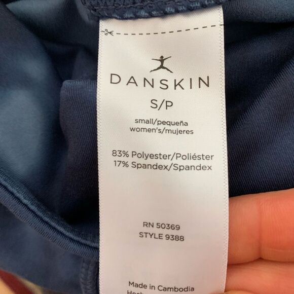 Danskin blue camo tight leggings, NWT, size S/P - Picture 6 of 8